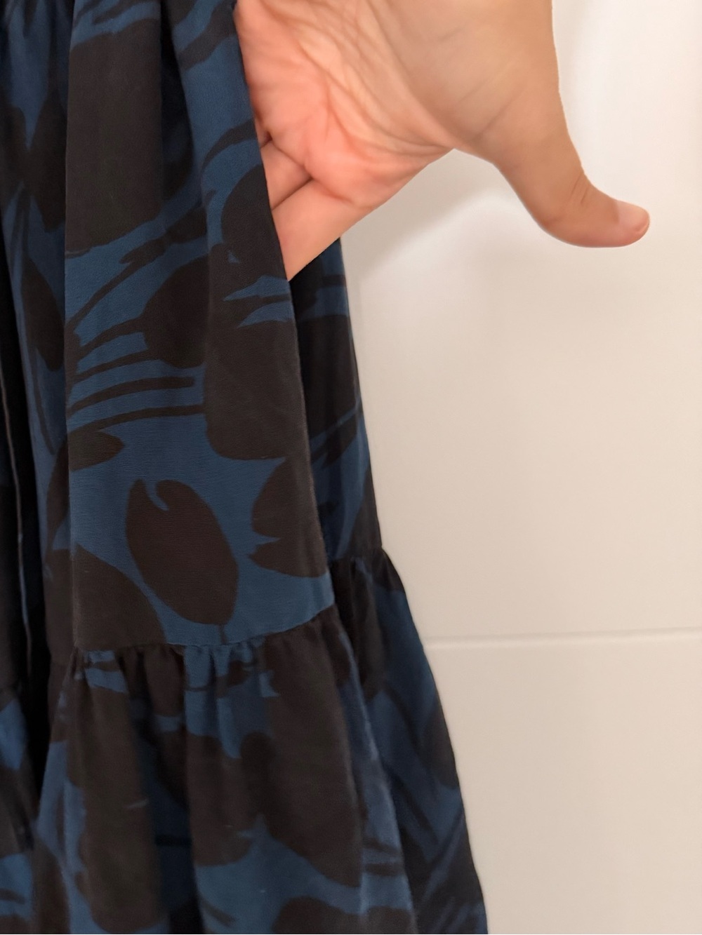No. 6 Store Cather Dress 100% Silk - Picture 8 of 9